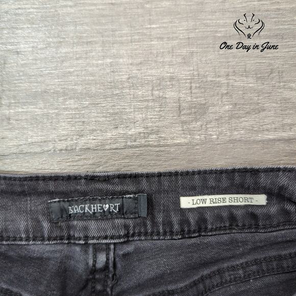 Black Heart Juniors Embroidered Low Rise Shorts Size 1 - Picture 2 of 7